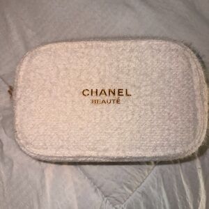 CHANEL Beauté Cream Pouch with Gold Logo
